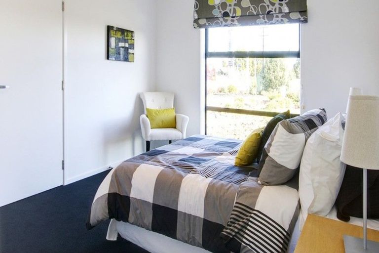 Photo of property in 6 Dame Nganeko Drive, Glenbrook, 2681