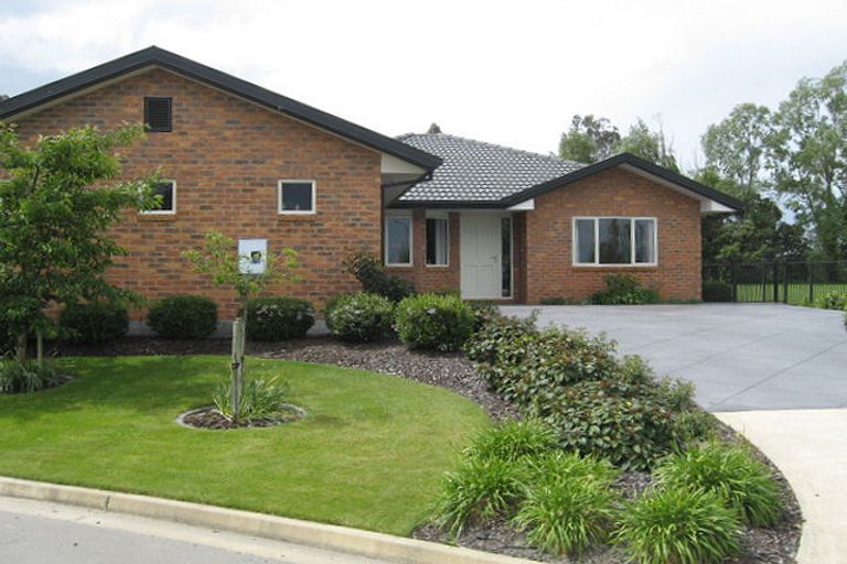 Photo of property in 6 Janal Place, Northwood, Christchurch, 8051