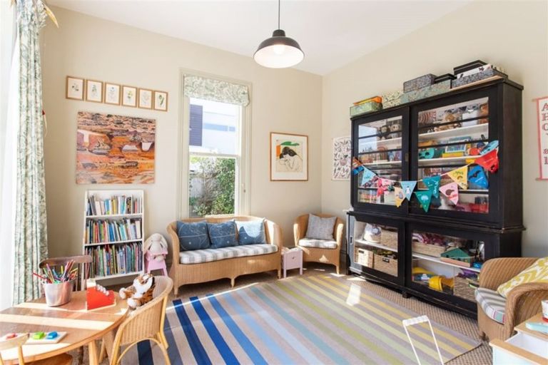 Photo of property in 7 Poynder Avenue, Merivale, Christchurch, 8014