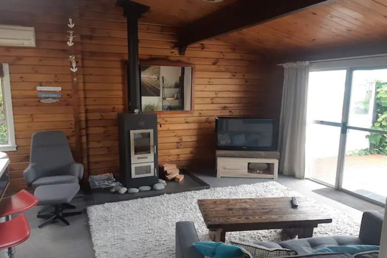 Photo of property in 17 Howe Street, New Brighton, Christchurch, 8083