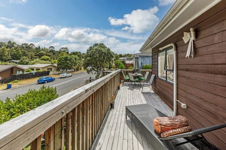 Photo of property in 1/111 Spinella Drive, Bayview, Auckland, 0629