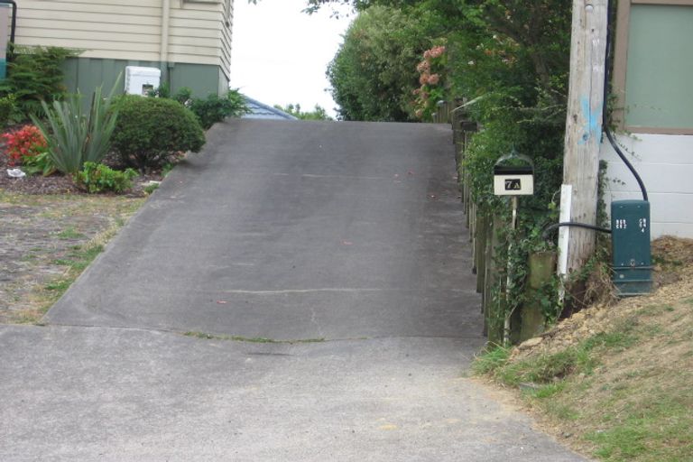 Photo of property in 7 Roberts Road, Glenfield, Auckland, 0629