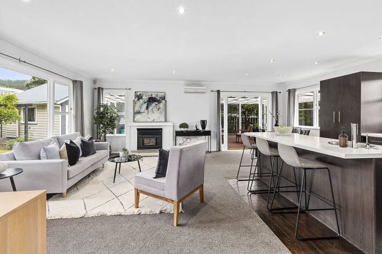 Photo of property in 9 Mascot Street, Tawa, Wellington, 5028