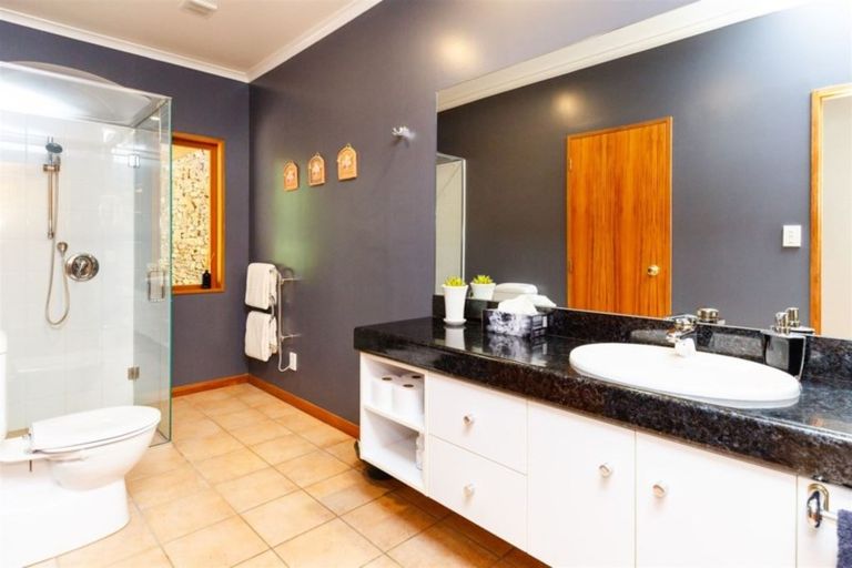 Photo of property in 516 Turitea Road, Turitea, Palmerston North, 4472