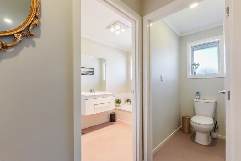 Photo of property in 118 Milton Terrace, Picton, 7220