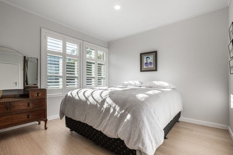 Photo of property in 2/13 Waitemata Road, Hauraki, Auckland, 0622