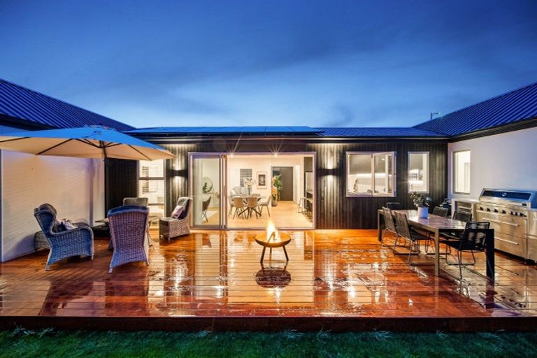 Photo of property in 2 Guyon Street, Marshland, Christchurch, 8083