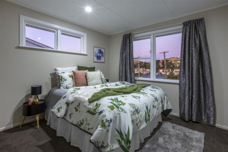 Photo of property in 111 Driver Crescent, Cannons Creek, Porirua, 5024