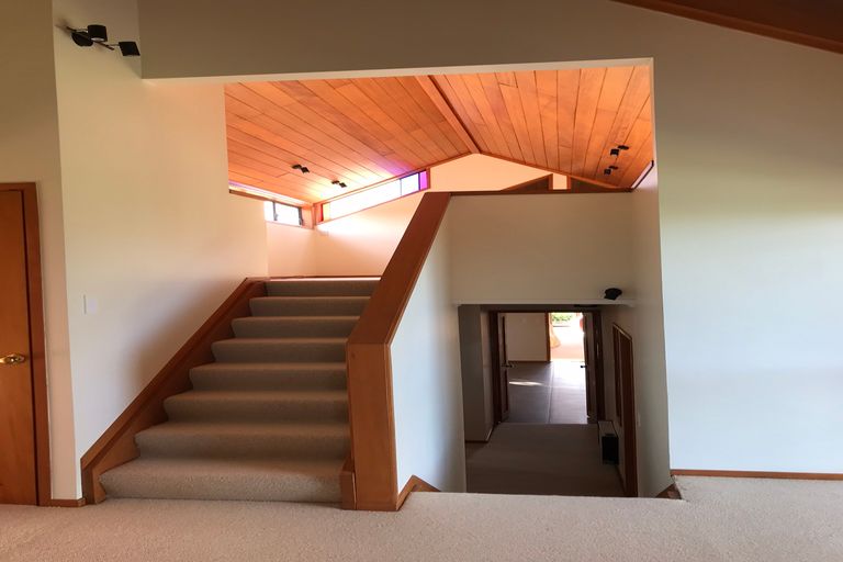 Photo of property in 84 Shakespeare Road, Milford, Auckland, 0620