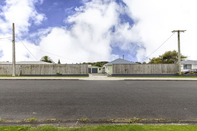 Photo of property in 58 Mould Street, Waitara, 4320