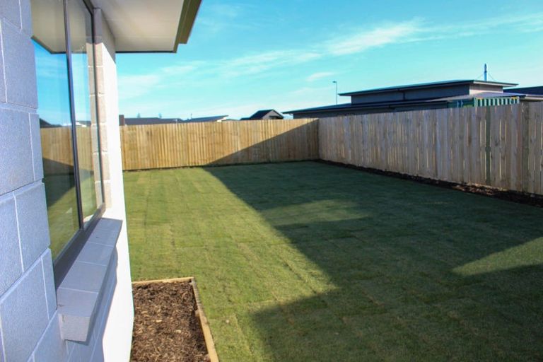 Photo of property in 5 Arrowsmith Drive, Clover Park, Auckland, 2019