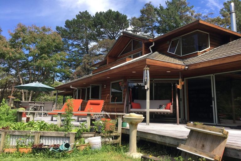 Photo of property in 70 Scott Road, Stanmore Bay, Whangaparaoa, 0932