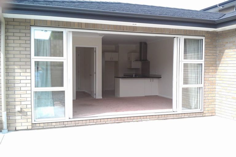 Photo of property in 16 Steeple Rise, Pakuranga, Auckland, 2010