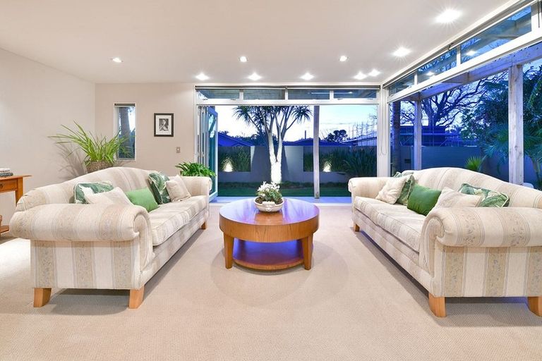 Photo of property in 58 The Circle, Manly, Whangaparaoa, 0930