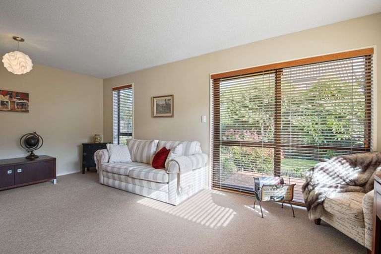 Photo of property in 2/4 Gatonby Place, Avonhead, Christchurch, 8042