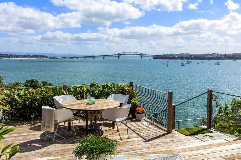 Photo of property in 2/104 Stanley Point Road, Stanley Point, Auckland, 0624
