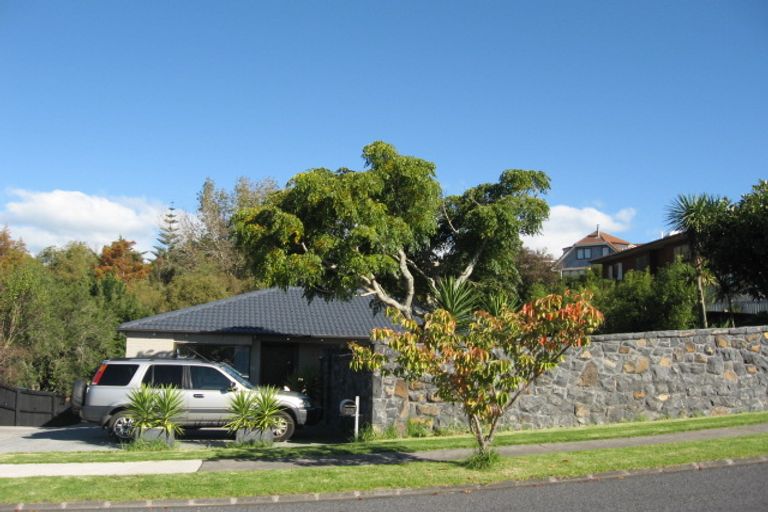 Photo of property in 30 Charles Dickens Drive, Mellons Bay, Auckland, 2014