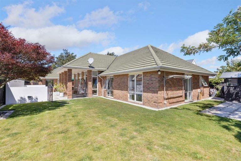 Photo of property in 15 Apsley Drive, Russley, Christchurch, 8042