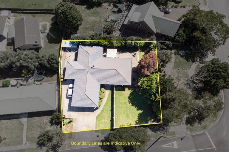 Photo of property in 1 Harris Place, Ngatea, 3503