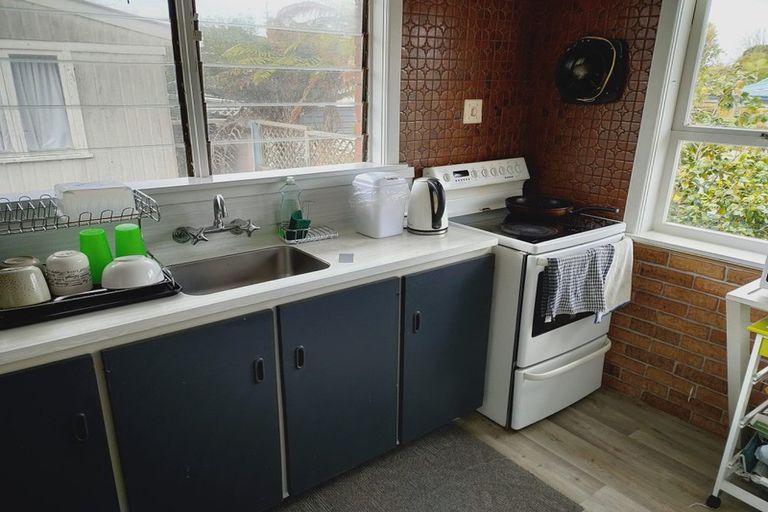 Photo of property in 53 Gloria Avenue, Te Atatu Peninsula, Auckland, 0610