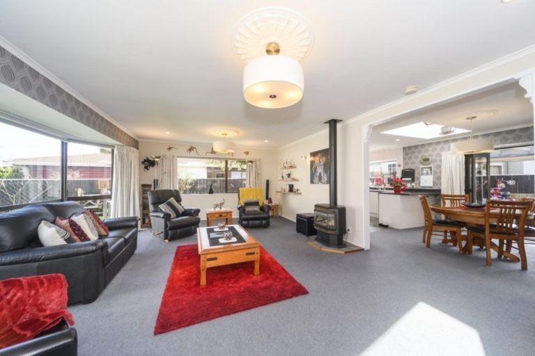 Photo of property in 12a Fraser Court, Roslyn, Palmerston North, 4414