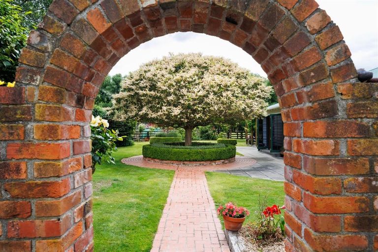 Photo of property in 552 Porewa Road, Marton, 4787