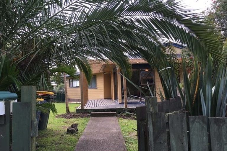 Photo of property in 96 Reynella Drive, Massey, Auckland, 0614