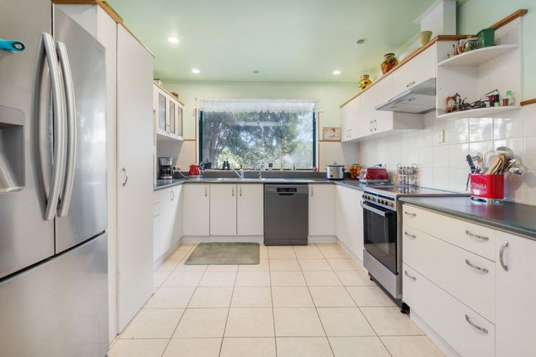 Photo of property in 238 Tauraroa Road, Maungakaramea, Whangarei, 0178