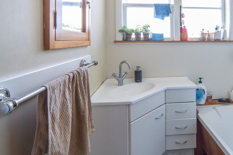 Photo of property in 27 Willis Street, Bader, Hamilton, 3206