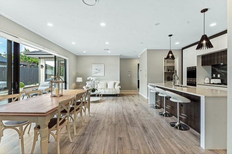 Photo of property in 63 Symes Drive, Red Beach, 0932