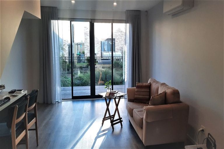 Photo of property in 2/35 Webb Street, St Albans, Christchurch, 8014