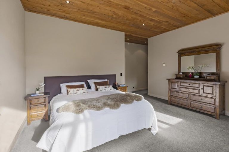 Photo of property in 73 Alec Robins Road, Lake Hayes, Queenstown, 9371