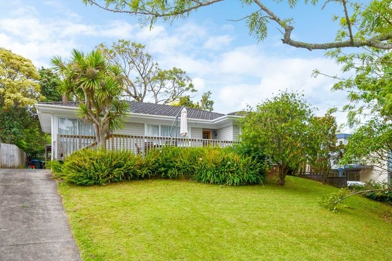 Photo of property in 22 Commodore Drive, Lynfield, Auckland, 1042