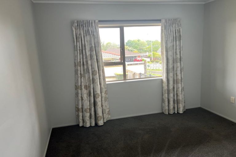 Photo of property in 2/40 Gills Avenue, Papakura, 2110