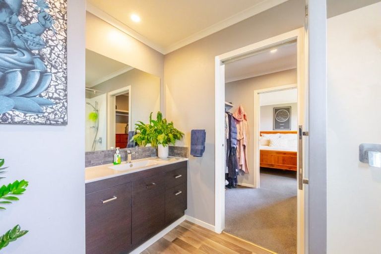 Photo of property in 13 Bell Street, Otane, 4202