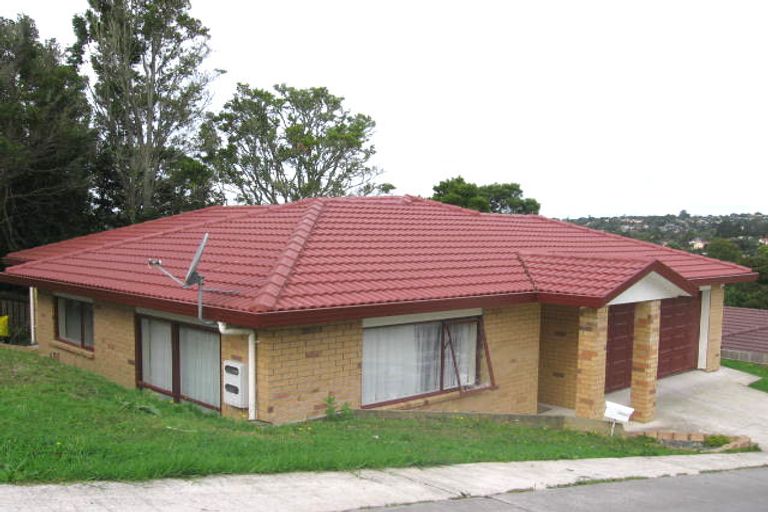 Photo of property in 8 Shah Place, Glen Eden, Auckland, 0602