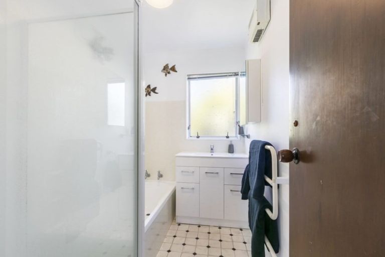 Photo of property in 14 Kaitangata Crescent, Kelson, Lower Hutt, 5010