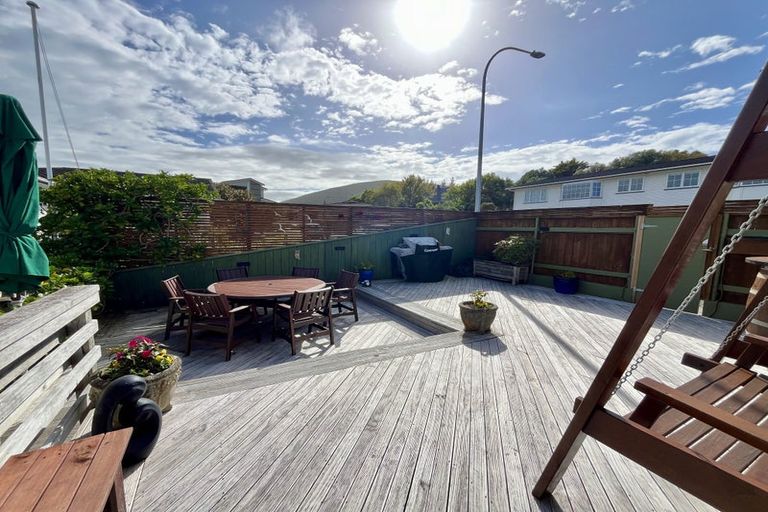 Photo of property in 1 Spicer Place, Tawa, Wellington, 5028