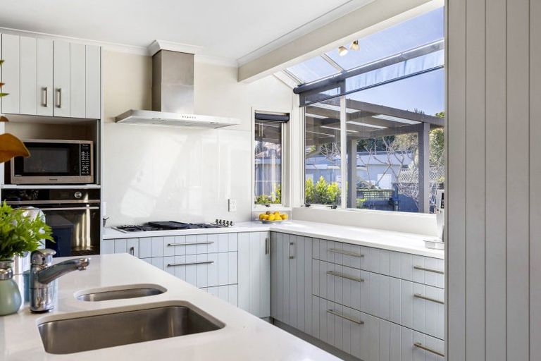 Photo of property in 3 Te Hepera Street, Waipahihi, Taupo, 3330