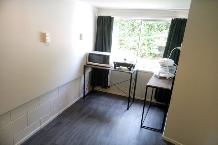 Photo of property in 4 Evans Road, Glen Eden, Auckland, 0602