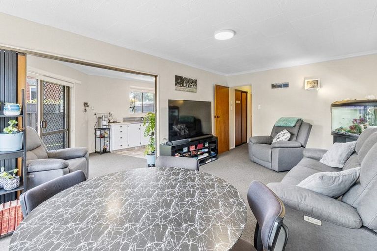 Photo of property in 23b Stoke Street, Westown, New Plymouth, 4310