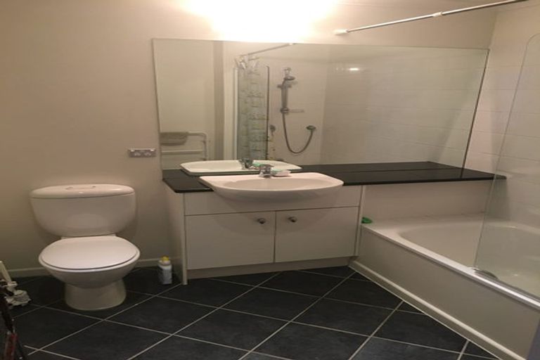 Photo of property in 7/15 Roxburgh Street, Mount Victoria, Wellington, 6011