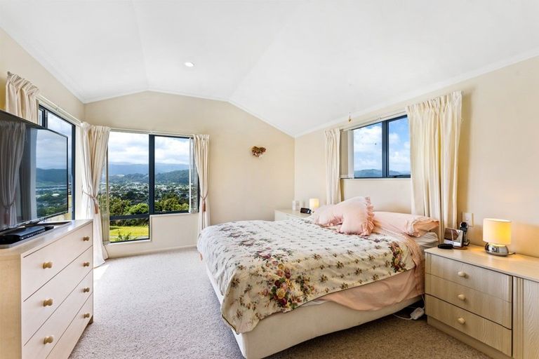 Photo of property in 5 Birkinshaw Grove, Riverstone Terraces, Upper Hutt, 5018