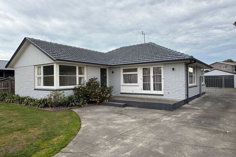 Photo of property in 75 Blankney Street, Hornby, Christchurch, 8042