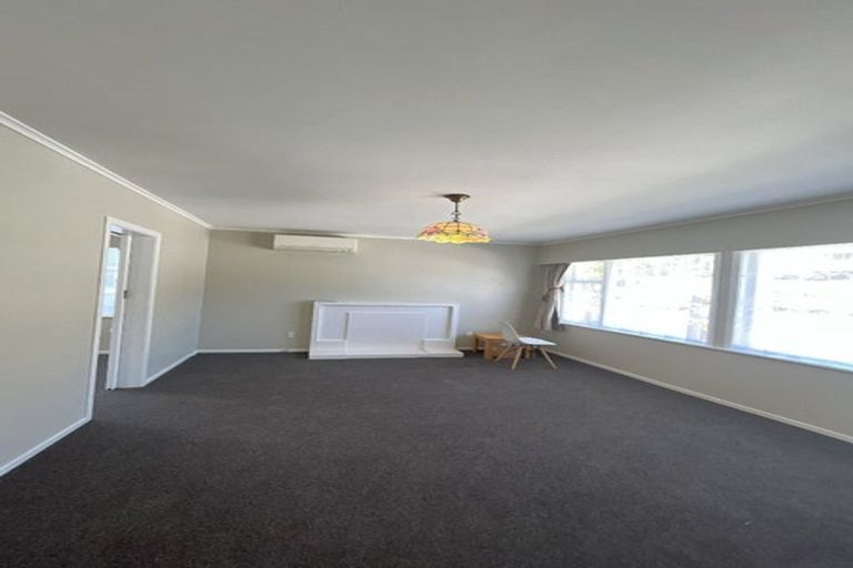 Photo of property in 119 Parkvale Road, Karori, Wellington, 6012