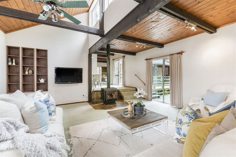 Photo of property in 72 Park Hill Road, Birkenhead, Auckland, 0626