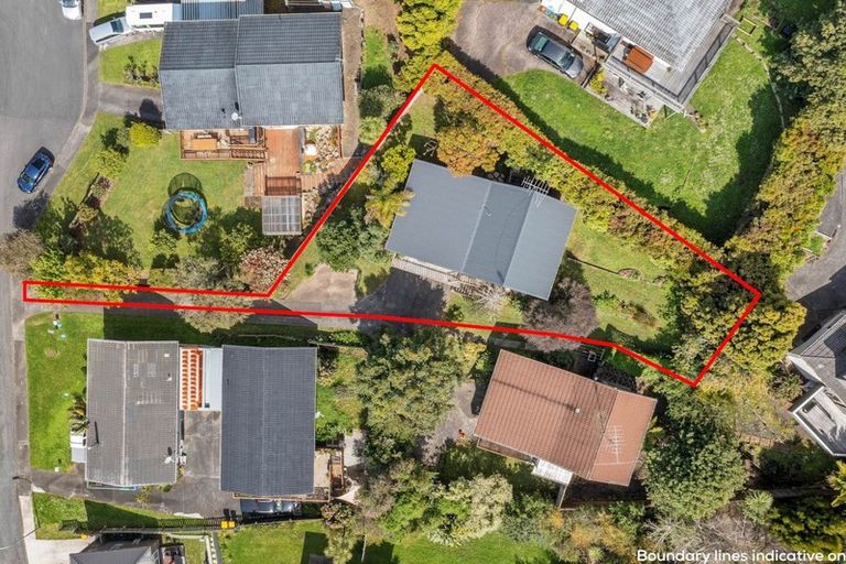 Photo of property in 1/5 Glenvale Place, Totara Vale, Auckland, 0629