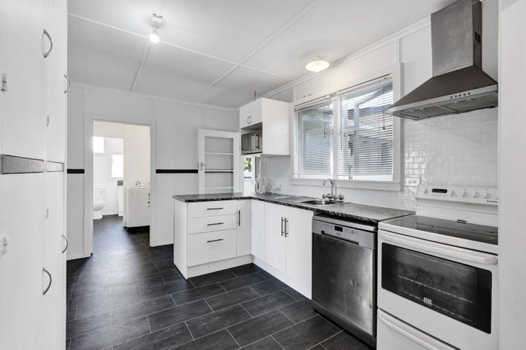 Photo of property in 59 Camberwell Road, Hawera, 4610