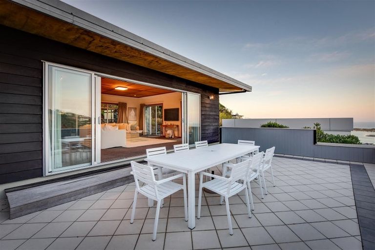Photo of property in 25 Challenger Lane, Redcliffs, Christchurch, 8081
