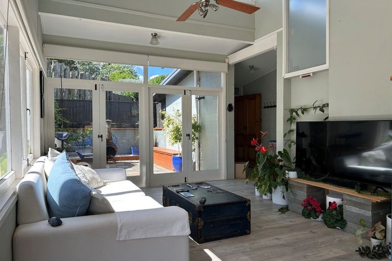 Photo of property in 122 Aeroview Drive, Beach Haven, Auckland, 0626